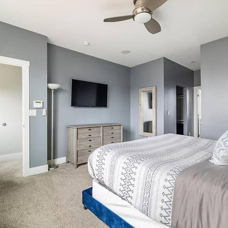 4 Bedroom 3 Bath Sleeps 10 Pet Friendly Private Backyard, 2 Car Garage, City Views, Close To All Stadiums And Casino Pittsburgh Exterior foto